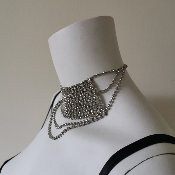 Choker - Picture 5 of 5